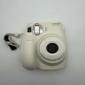 Fujifilm Instant Mini 7s Camera BATTERIES AND FILM NOT INCLUDED